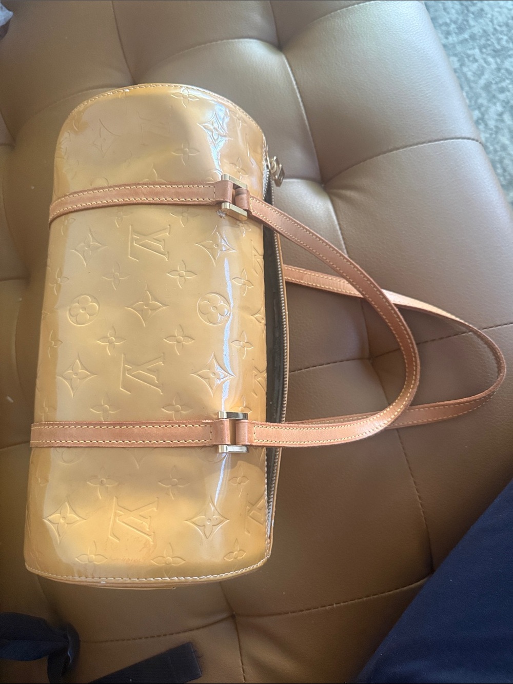 Authentic LOUIS VUITTON Bedford Beige Vernis Leather Hand B… - Picture 8 of 17